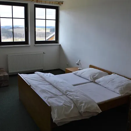 Apartmany Camping V Raji * Rovensko pod Troskami